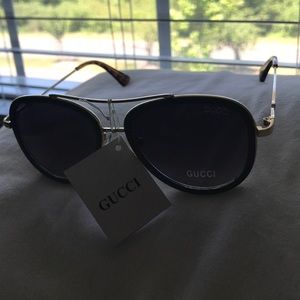 Gucci Aviator Sunglasses